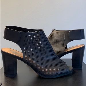 Black Open Toe Block Heels with Velcro Strap